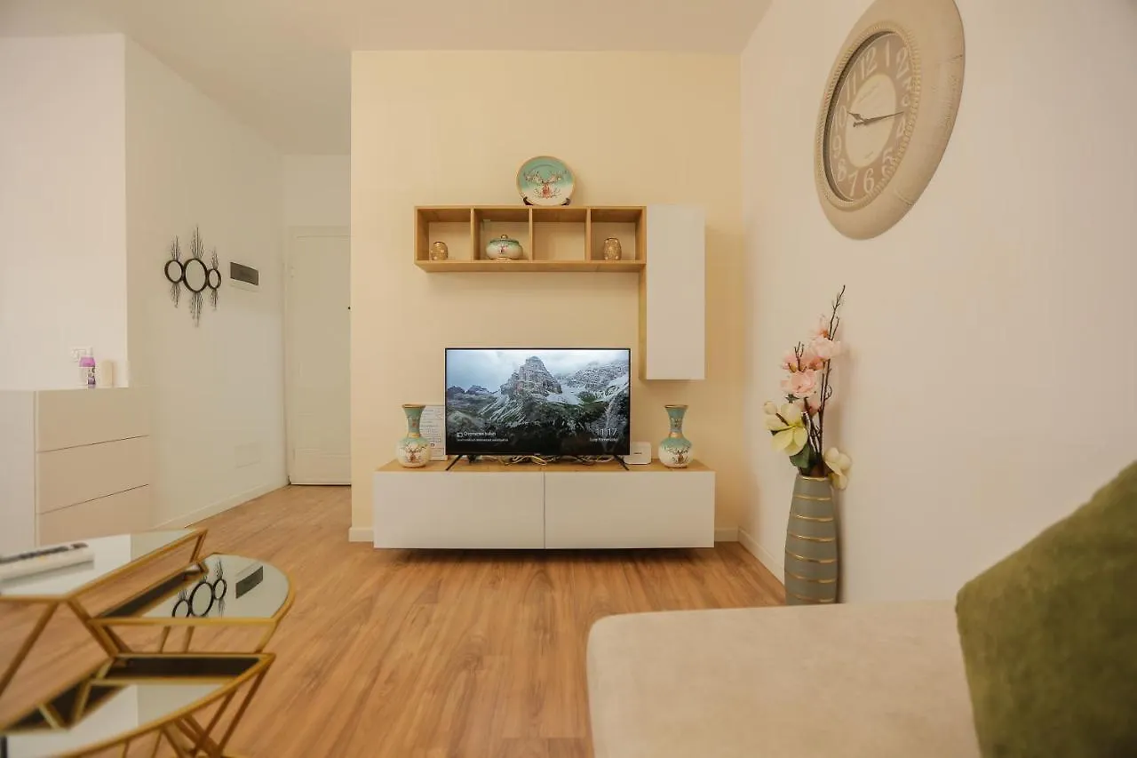 Miku Apartment-Sophisticated 2Bd Apartment At Taiwan Tirana 0*,  Albania