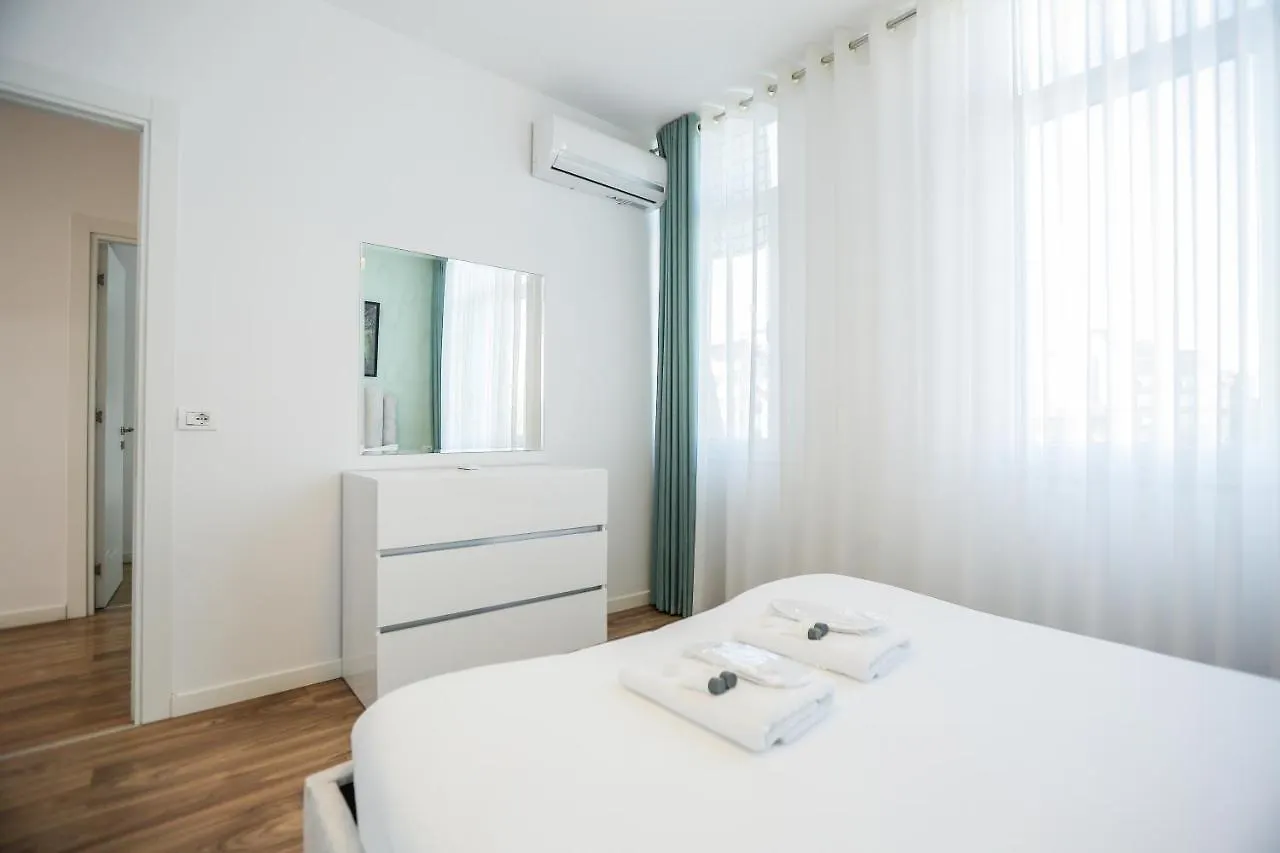 Miku Apartment-Sophisticated 2Bd Apartment At Taiwan Tirana